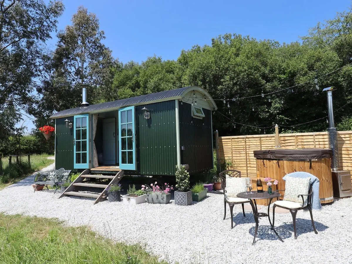 Two Moors Shepherds Hut Exeter